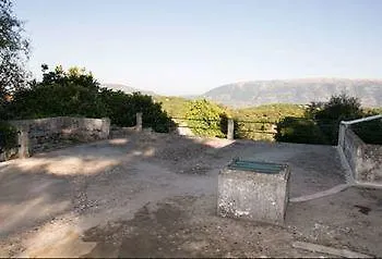 Eleni Villa