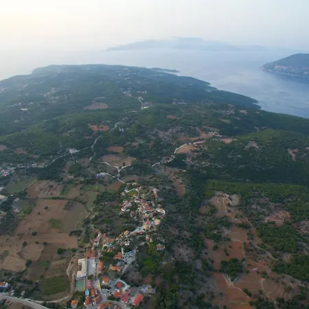 فيلة Eleni Kothréas